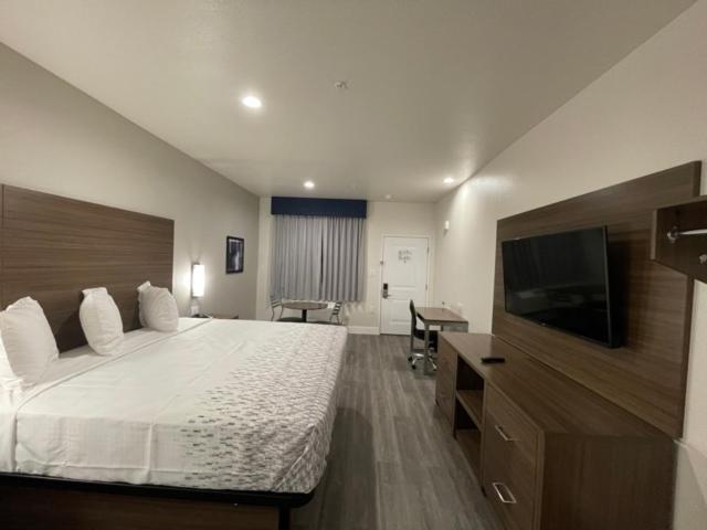 Palace Inn Blue - Garth Rd باي تاون المظهر الخارجي الصورة